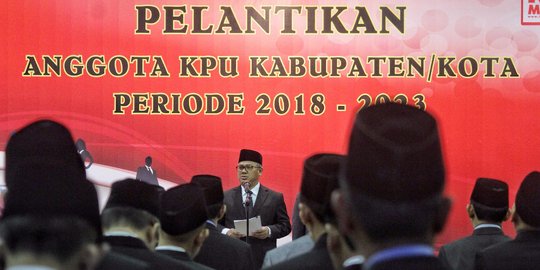 Pelantikan 130 anggota KPU Kabupaten/Kota di 6 provinsi