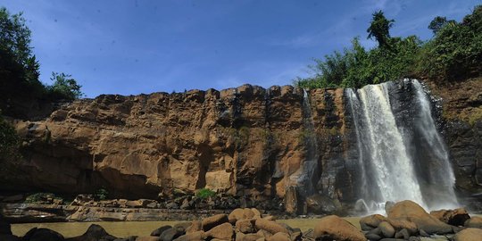 Keindahan Curug Awang yang jadi ikon Geopark Ciletuh