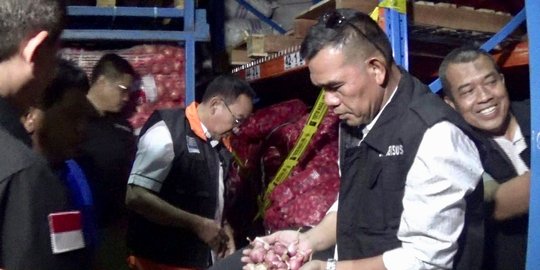 670 Ton bawang bombay ilegal dari India nyaris beredar di Indonesia