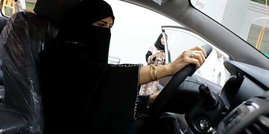 3 Dampak setelah Arab Saudi bebaskan wanita mengendarai mobil