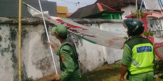 Masa tenang Pilgub Jateng, ratusan spanduk kampanye di Solo dicopot