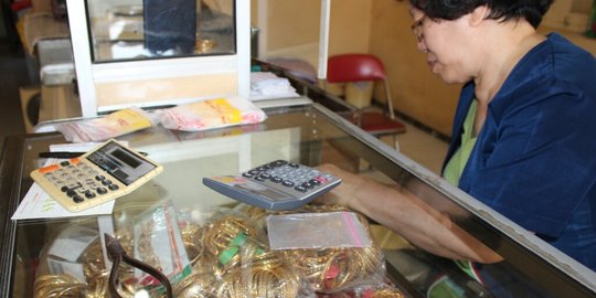 Harga emas turun Rp 2.000 menjadi Rp 645.000 per gram