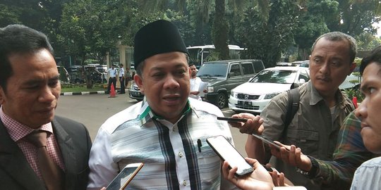 Fahri Hamzah batal cabut laporan terhadap Sohibul Iman