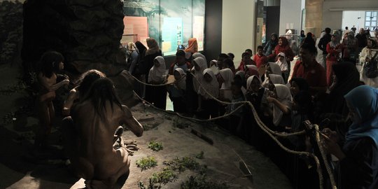 Tiket masuk gratis, rombongan pelajar hingga turis serbu Museum Nasional