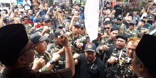 Puluhan anggota Banser geruduk kantor DPC PDIP Banyumas