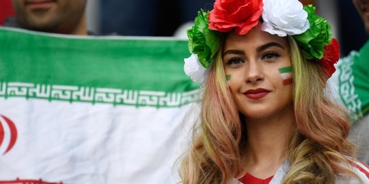 Kebahagian perempuan Iran diizinkan masuk stadion nonton piala dunia