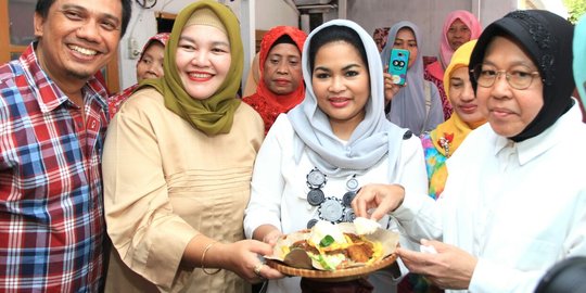 Di soft opening UMKM, Puti dan Risma simak keajaiban doa dan kerja keras