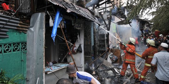 Kebakaran hebat lahap permukiman padat penduduk Tanah Tinggi