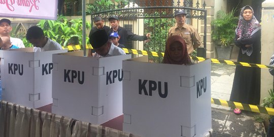 Nyoblos bareng istri, Syaikhu pede unggul di Pilgub Jabar 2018