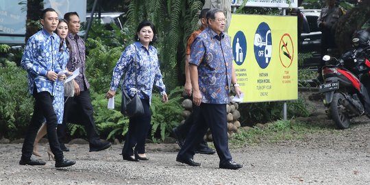 Gunakan hak pilih, SBY mencoblos di TPS Gunung Putri