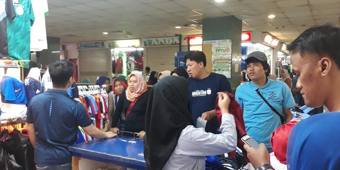 Ada Piala Dunia penjualan jersey  di Pasar Tanah  Abang  