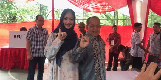 Nyoblos di TPS Bojongkoneng, Inggrid Kansil optimis menang Pilbup Bogor