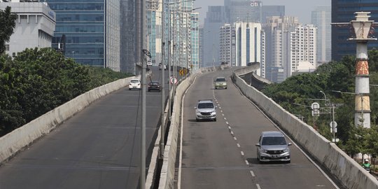 Libur nasional Pilkada, jalan di Jakarta sepi dan lengang