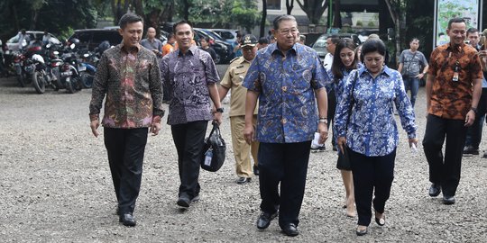 SBY pantau hitung cepat Pilkada 2018 dari markas Demokrat