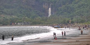 Foto Eksotisnya Pantai Palangpang Di Sukabumi Merdekacom