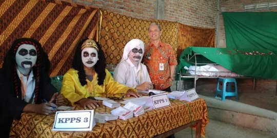 Hanya di Indonesia 4 TPS unik warnai Pilkada 2018, ada yang menakutkan