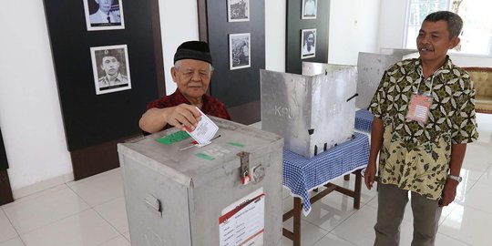 Di TPS 08 Kabupaten Tangerang, satu orang ketahuan coblos 8 surat suara
