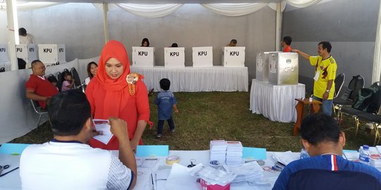 Diduga hendak lakukan kampanye terselubung, dua orang sempat ditangkap di TPS Bekasi