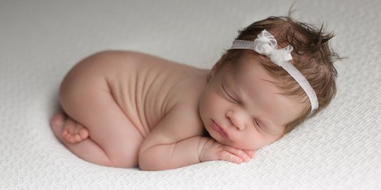 15 Rangkaian Nama Bayi Perempuan Yang Lahir Bulan Juni Beserta