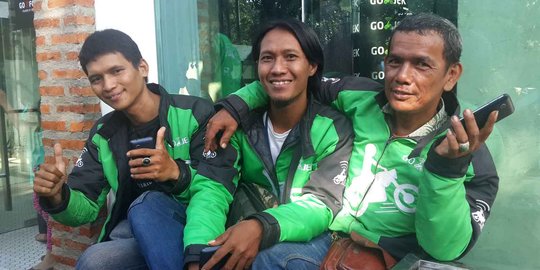 Mencengangkan, kisah inspiratif pengemudi GO-JEK ini patut diacungi jempol