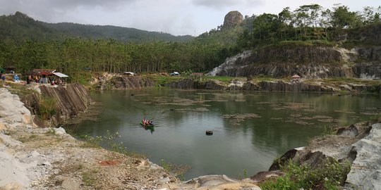 Lanskap indah bekas tambang batu di Tampomas Banjarnegara