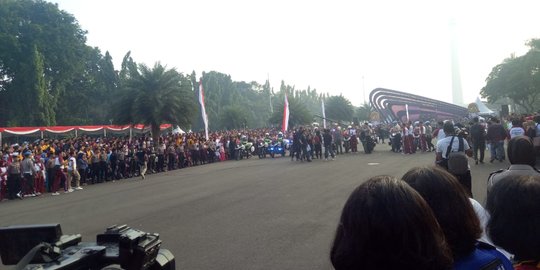 Rayakan HUT Bhayangkara, ribuan polisi gerak jalan di Monas