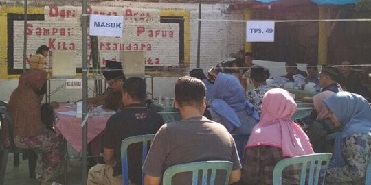 PSU di TPS 49 Manukan Kulon Surabaya, Khofifah-Emil tetap unggul atas Gus Ipul-Puti