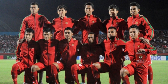Bikin blunder, kiper Timnas U19 dibela Indra Sjafri merdeka.com Bikin blunder, kiper Timnas U19 dibela Indra Sjafri merdeka.com