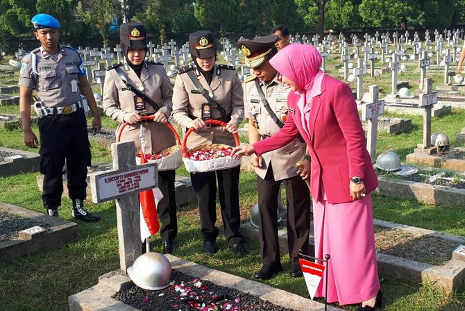 kapolri tabur bunga