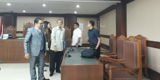 Sidang PK Suryadharma Ali ditunda