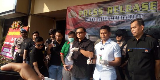 Hasil tes urine negatif, Reza Bukan tetap ditahan