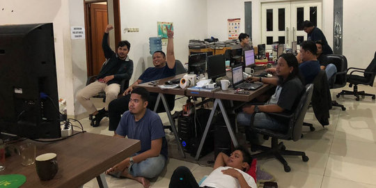 Gotong layar jumbo demi nobar Piala Dunia di Mako Tebet