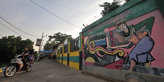 Warna-warni mural Betawi di Kampung Pitung