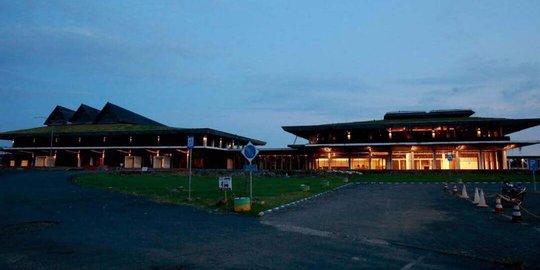 Bandara Jember dan Banyuwangi ditutup akibat abu vulkanik Gunung Agung