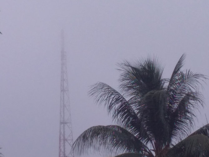 langit palembang berkabut