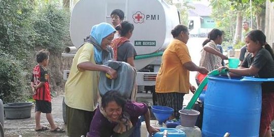 Kemarau, ribuan warga Cilacap sulit dapatkan air bersih