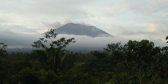 PVMBG: Gunung Agung masih berpotensi terjadi erupsi susulan