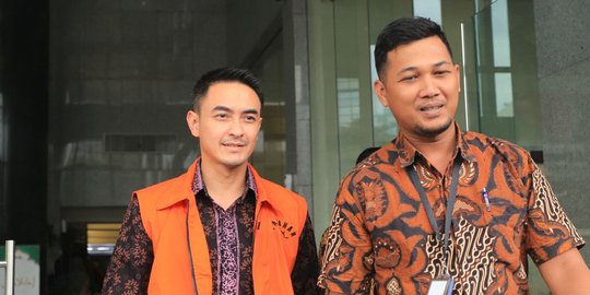 KPK perpanjang penahanan Zumi Zola