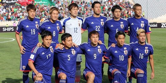 Kekalahan tak membuat tim Jepang malas bereskan ruang ganti