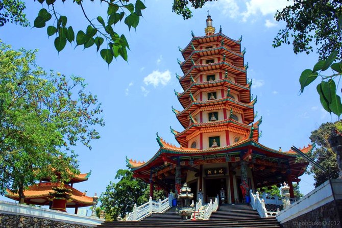 pagoda watugong klenteng di semarang jawa tengah