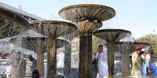 tewas akibat panas di pakistan rev1