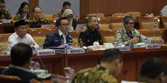 Menpora bersama Mendikbud dan Menpar paparkan kesiapan Asian Games ke Komisi X DPR