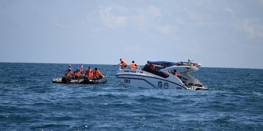 Tim penyelamat teruskan pencarian korban kapal tenggelam di Thailand