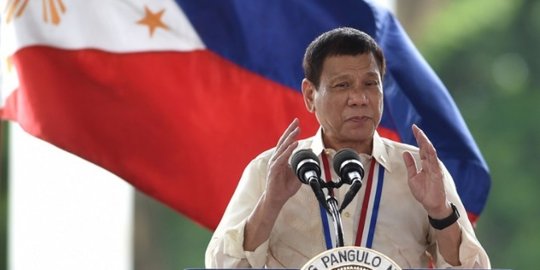 Duterte: Saya siap mundur kalau ada orang bisa swafoto dengan Tuhan