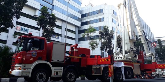 Kebakaran di Gedung Kemenhub hanya di satu lantai, asap pekat menyebar