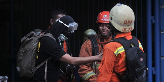 Tim pemadam selamatkan 20 korban saat kebakaran di Kemenhub