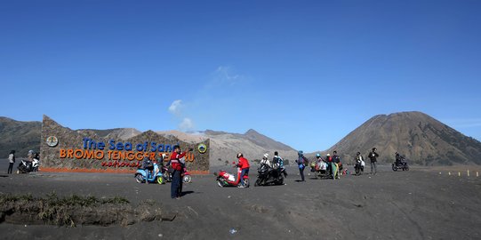 Pesona Gunung Bromo yang selalu memikat wisatawan