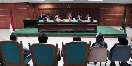 Kasus suap DPRD Lampung Tengah, hakim cecar saksi soal uang Rp 100 juta