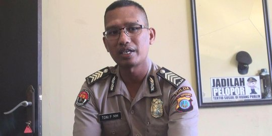 Menyambung hidup, anggota Polda DIY nyambi jadi penjual cilok