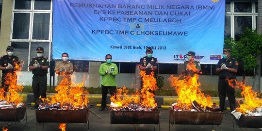 Bea Cukai Aceh musnahkan rokok pita cukai palsu